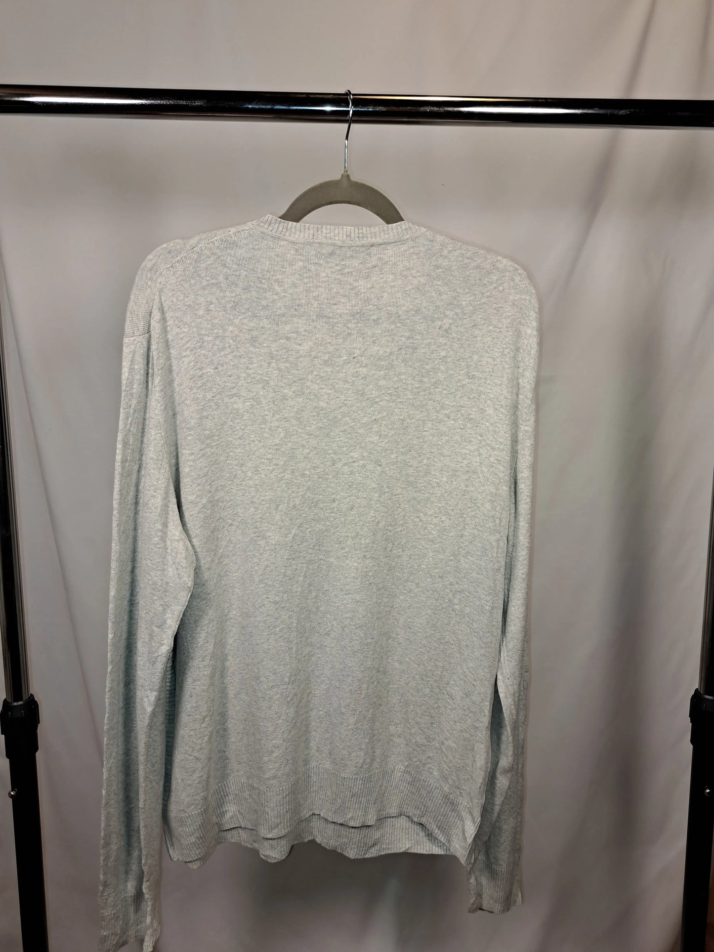 Calvin Klein Vintage V-Neck Pullover Hellgrau – Größe XL | Minimalist Rib Knit Calvin Klein